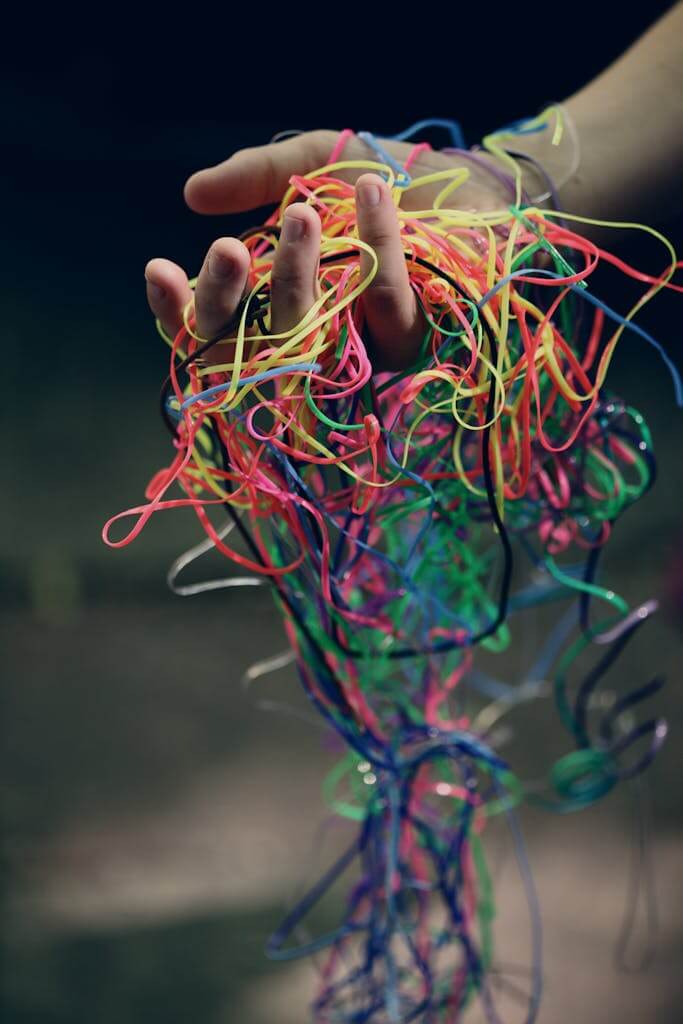 Brainspotting helps untangle the knots (trauma and intense emotions) in a way that feels natural. 